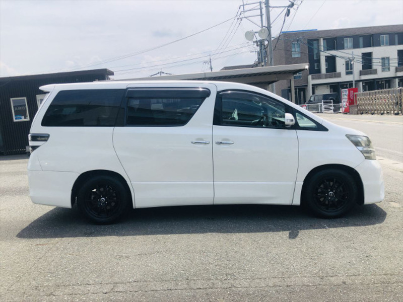 VELLFIRE-19