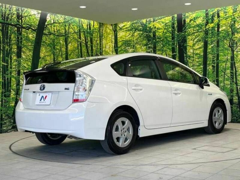 PRIUS-17