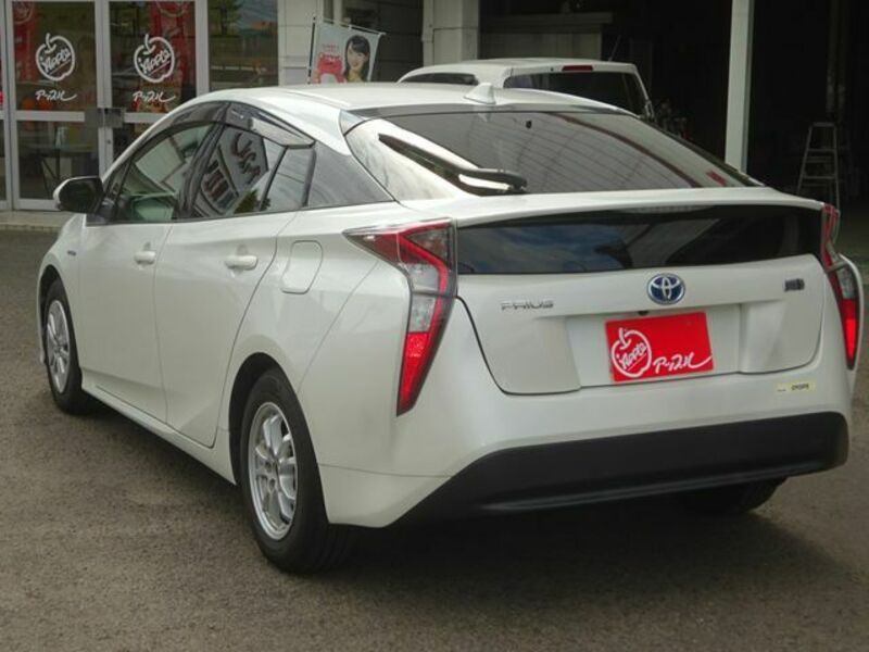 PRIUS-4