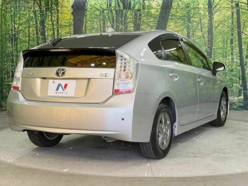 PRIUS-17