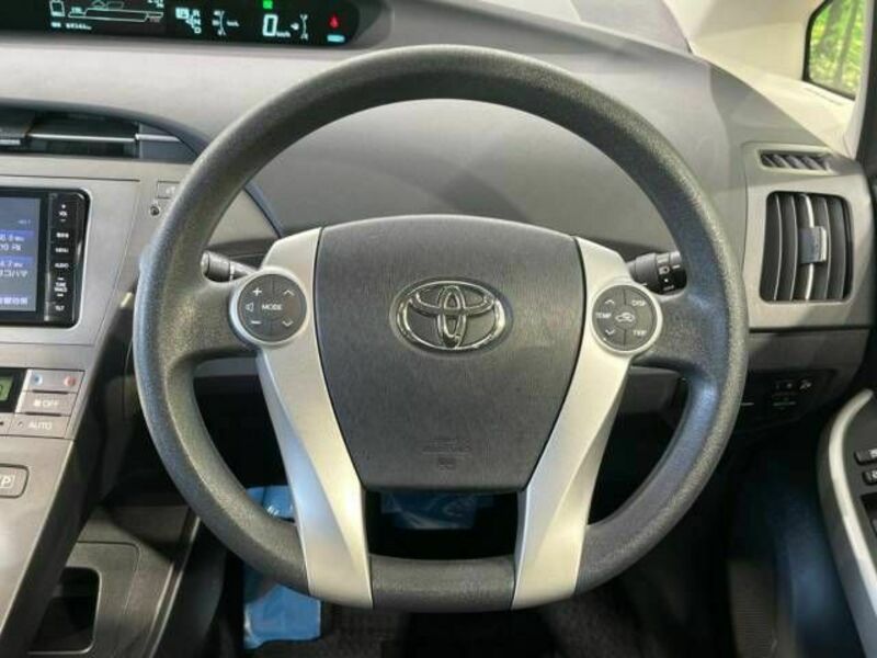 PRIUS-11