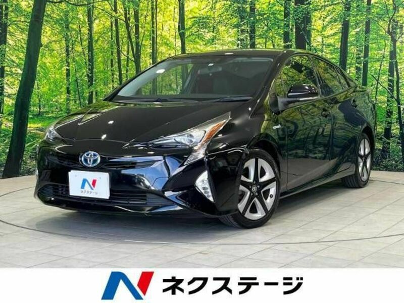 TOYOTA　PRIUS