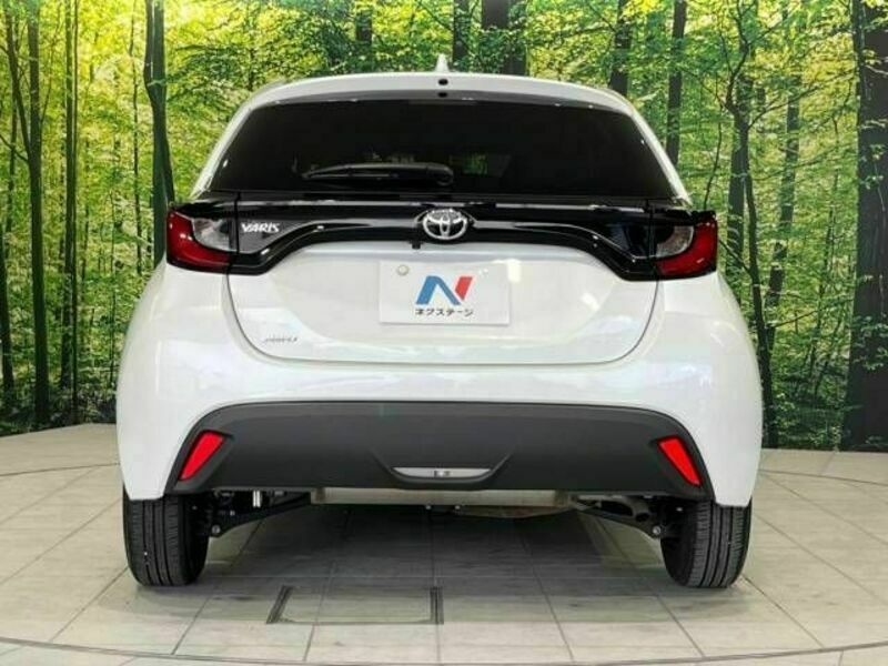 YARIS-15