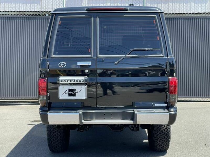 LAND CRUISER PRADO-4