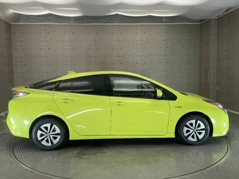 PRIUS-6