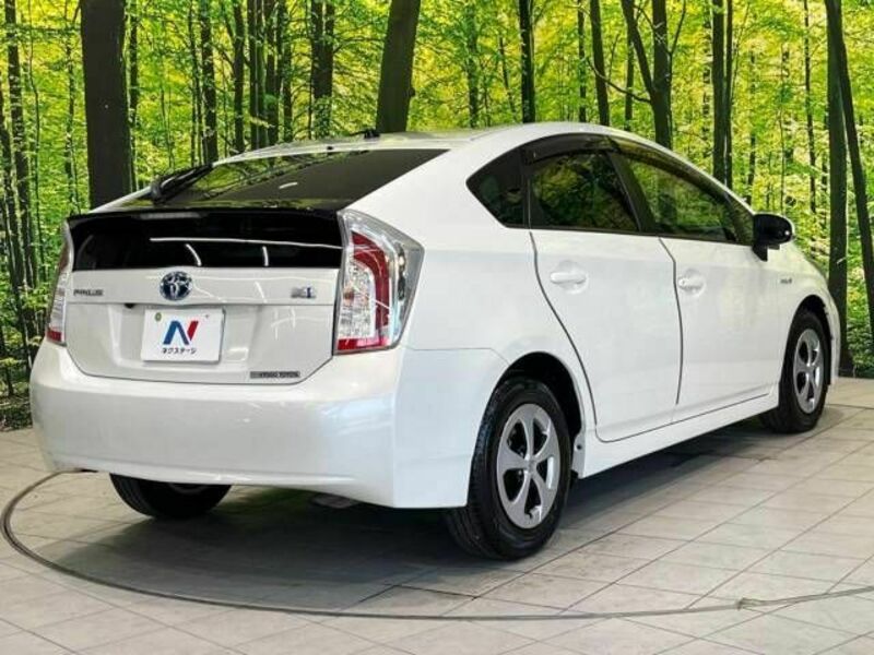 PRIUS-17