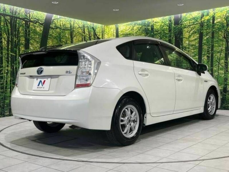 PRIUS-17