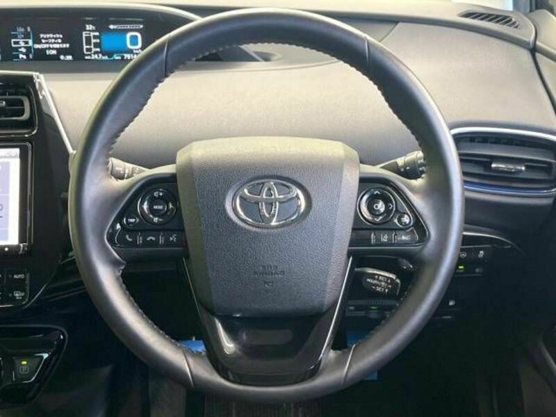 PRIUS-11