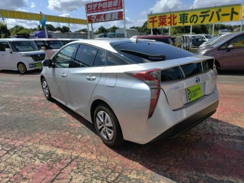 PRIUS-11