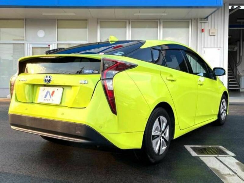 PRIUS-17