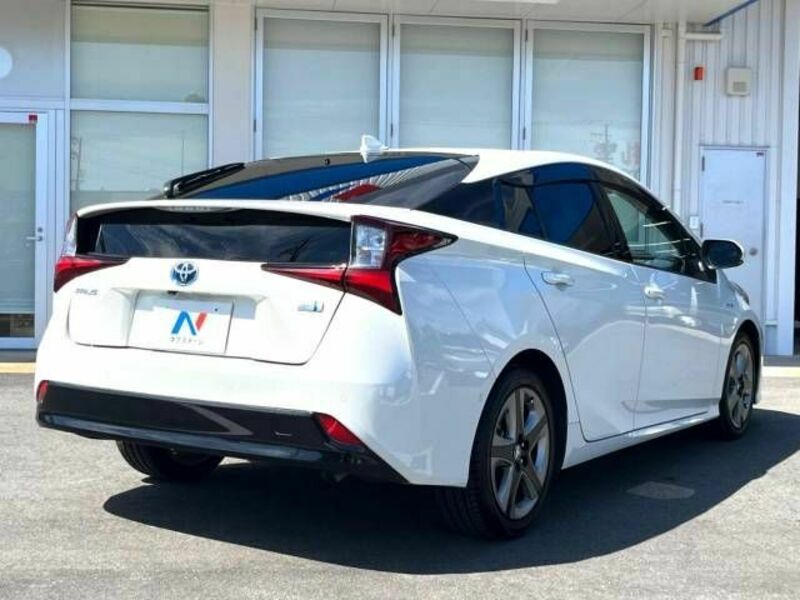 PRIUS-17