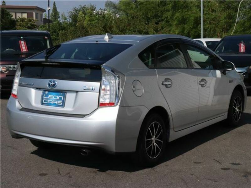 PRIUS PHV