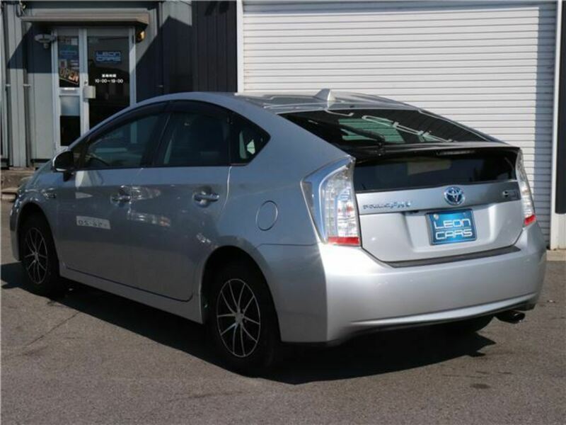 PRIUS PHV