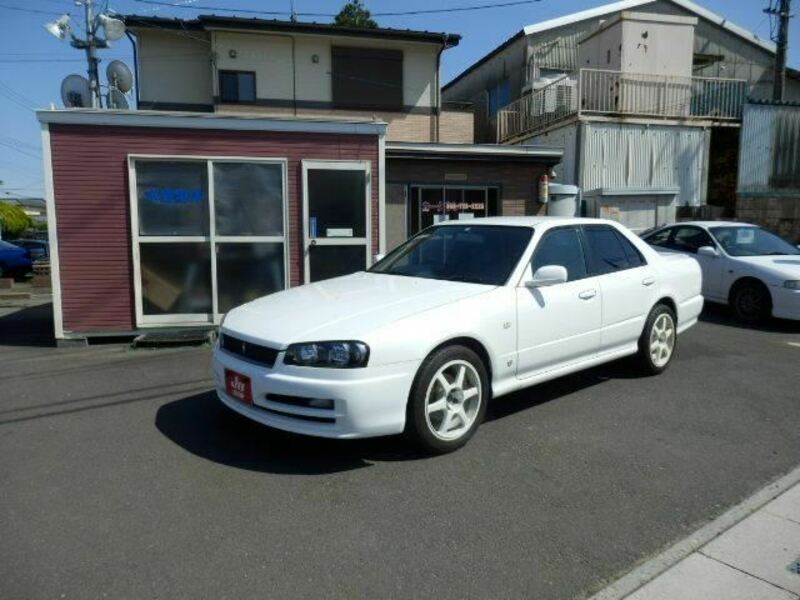 NISSAN　SKYLINE