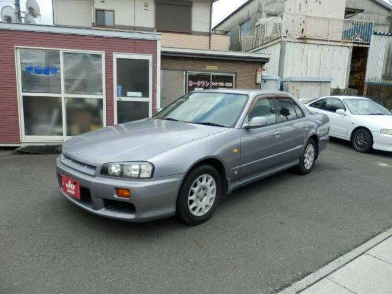 NISSAN　SKYLINE