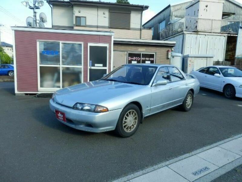 NISSAN　SKYLINE