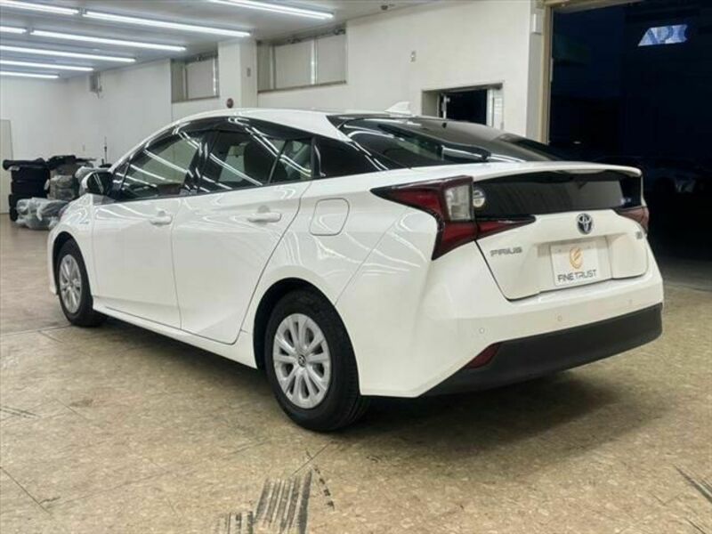 PRIUS-16