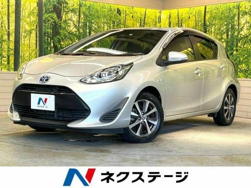 TOYOTA　AQUA