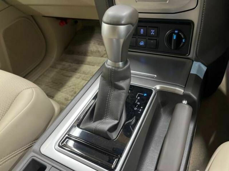 LAND CRUISER PRADO-11