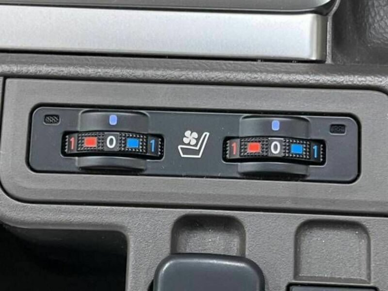 LAND CRUISER PRADO-12