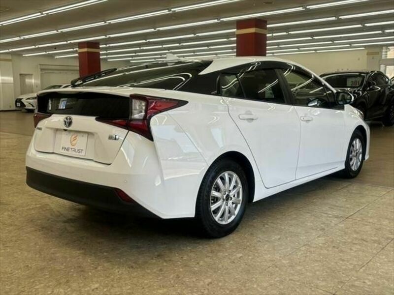 PRIUS-16