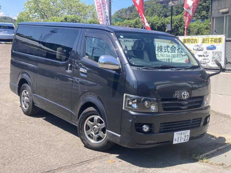 TOYOTA　HIACE VAN