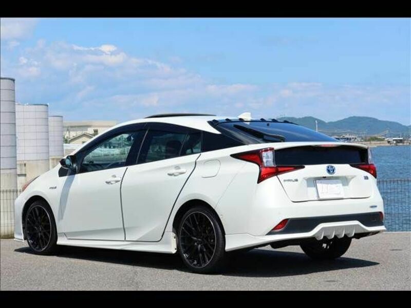 PRIUS-3