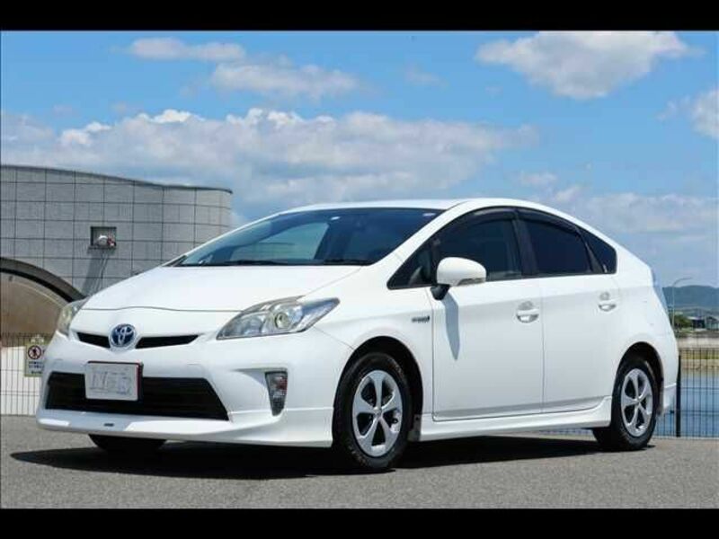 TOYOTA　PRIUS