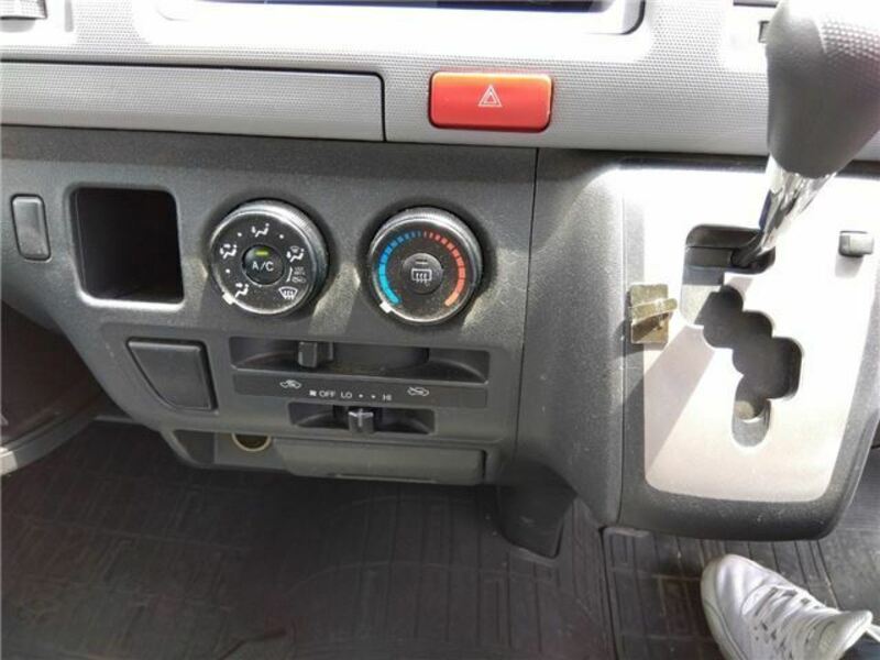 HIACE VAN-13