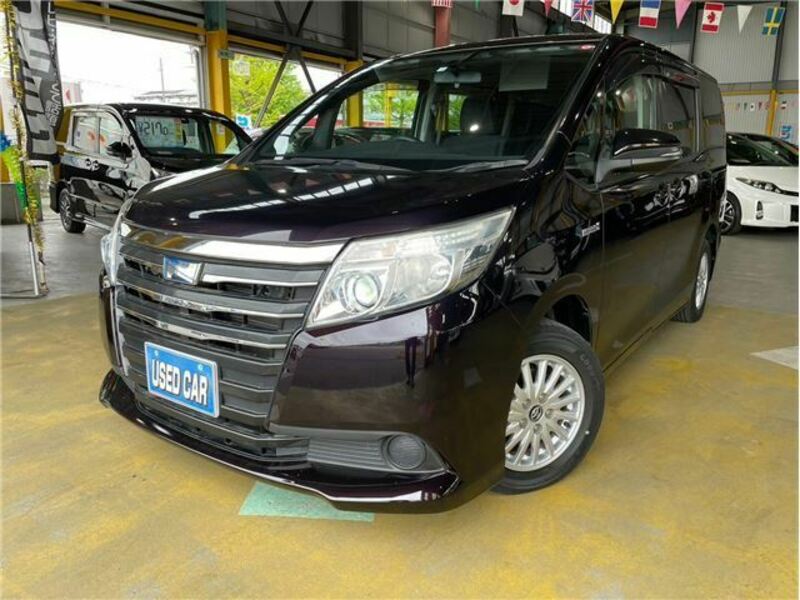 TOYOTA　NOAH