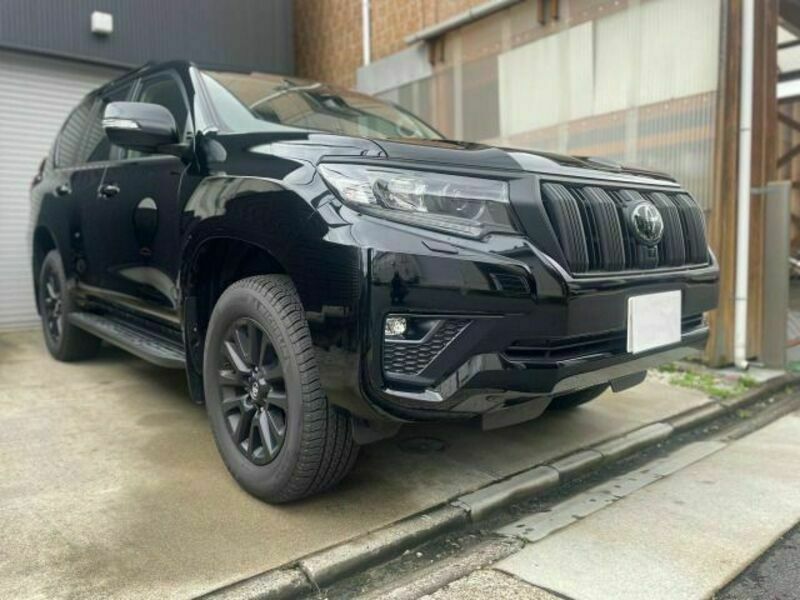 TOYOTA　LAND CRUISER PRADO