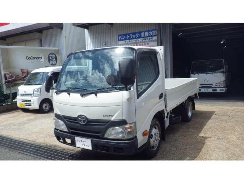 TOYOTA　DYNA