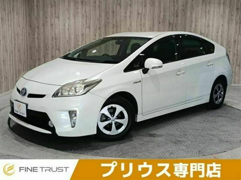 TOYOTA　PRIUS