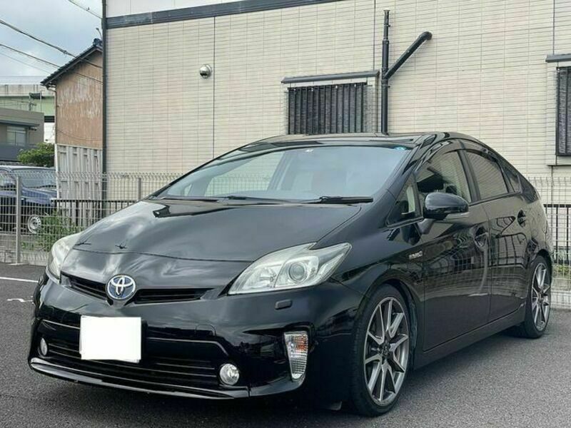 TOYOTA　PRIUS