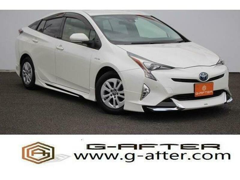 TOYOTA　PRIUS