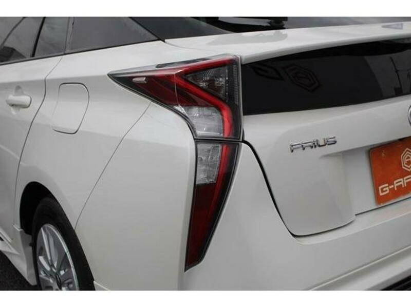 PRIUS-11