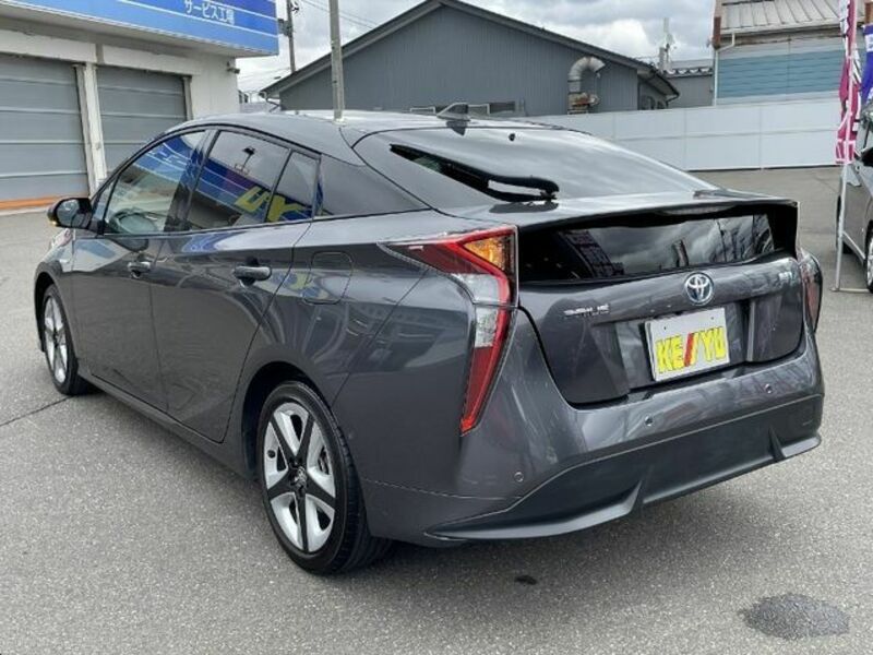 PRIUS-6