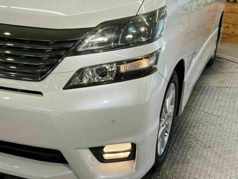 VELLFIRE-13