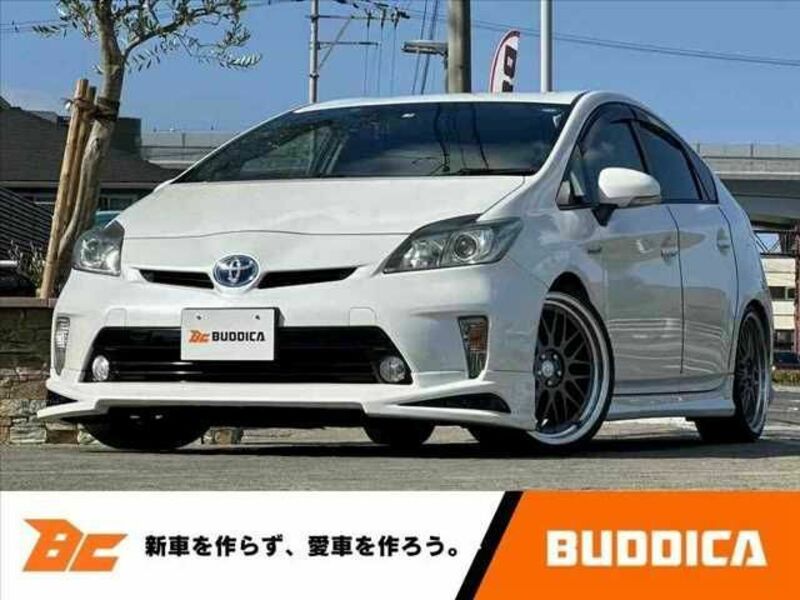 TOYOTA　PRIUS