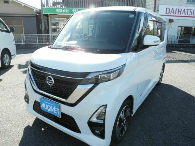 NISSAN　ROOX