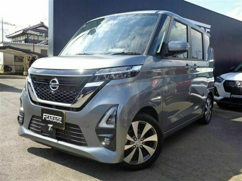 NISSAN　ROOX