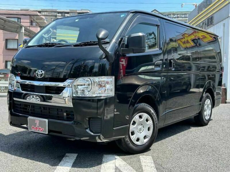 TOYOTA　HIACE VAN