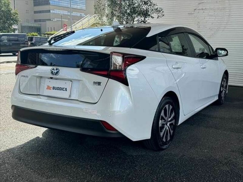 PRIUS-12