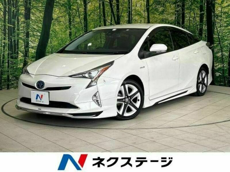 TOYOTA　PRIUS