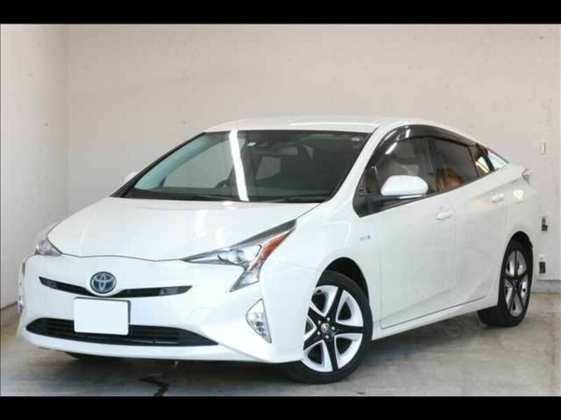 TOYOTA　PRIUS