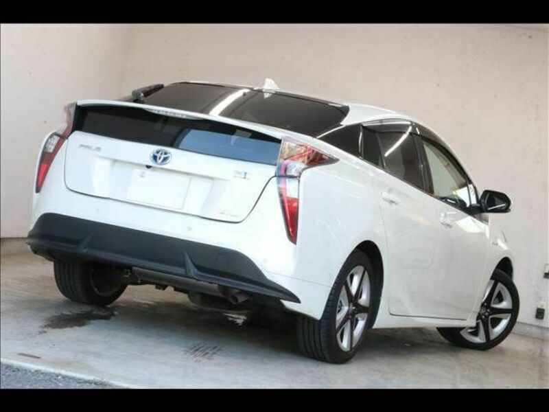 PRIUS-11