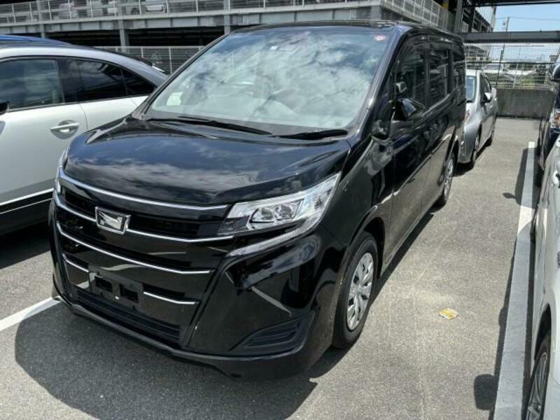 TOYOTA　NOAH