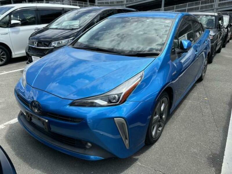 TOYOTA　PRIUS