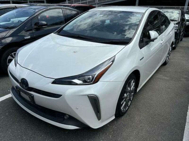 TOYOTA　PRIUS