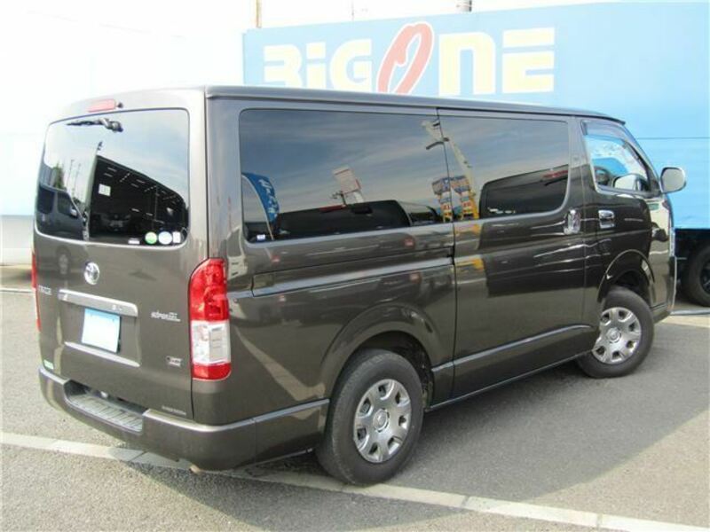 HIACE VAN-33